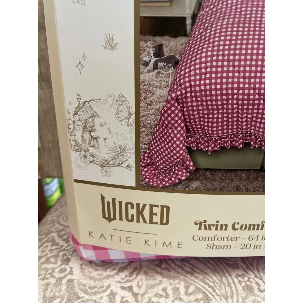 NEW Wicked Katie Kime Twin Comforter Sham Set Pink White Gingham Ruffle